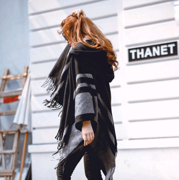 Damen Kapuzen Schal Poncho | Warmer Fransen Winter Umhang