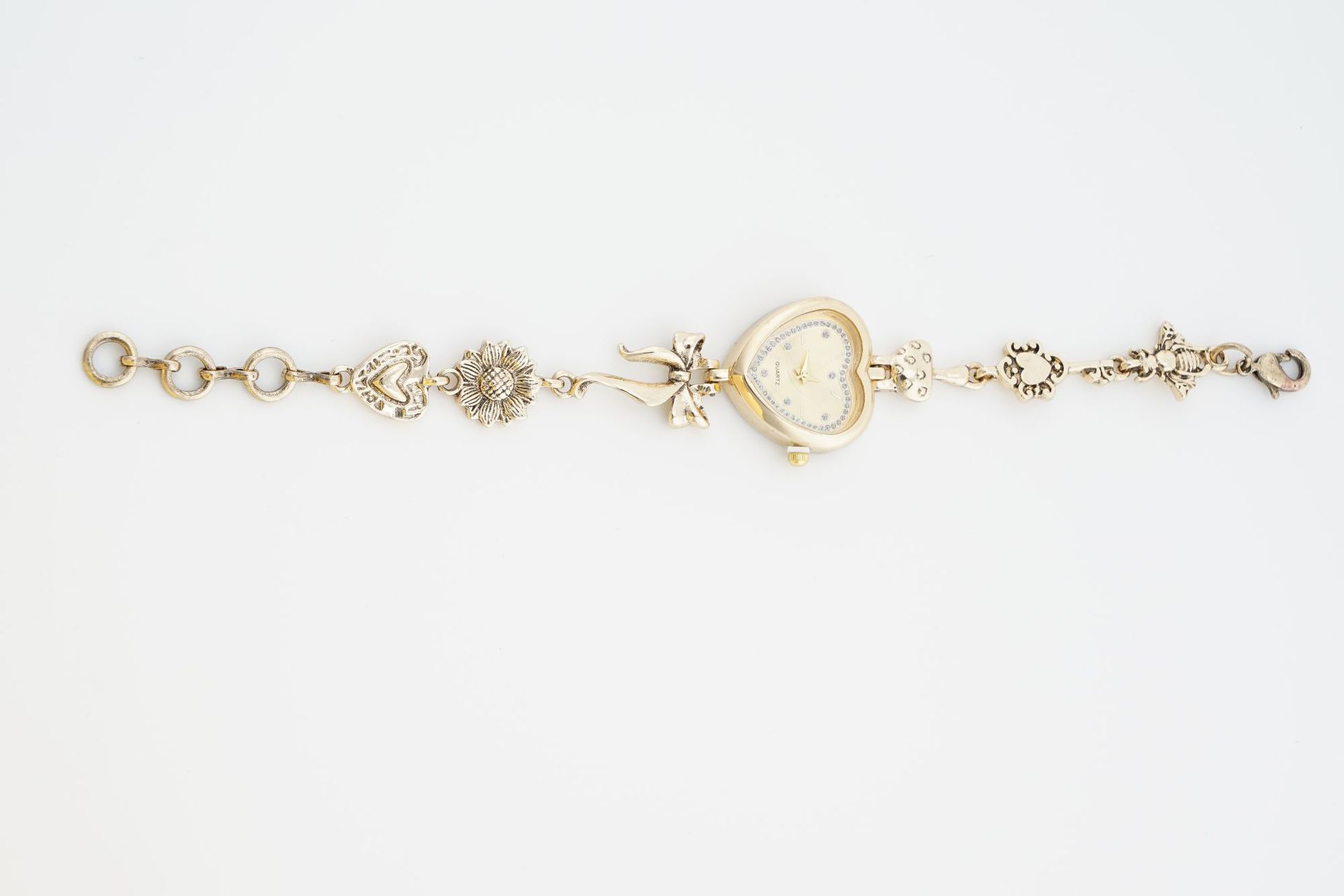 Women's Vintage Heart Jewelry Watch – Gold Bow & Floral Design
