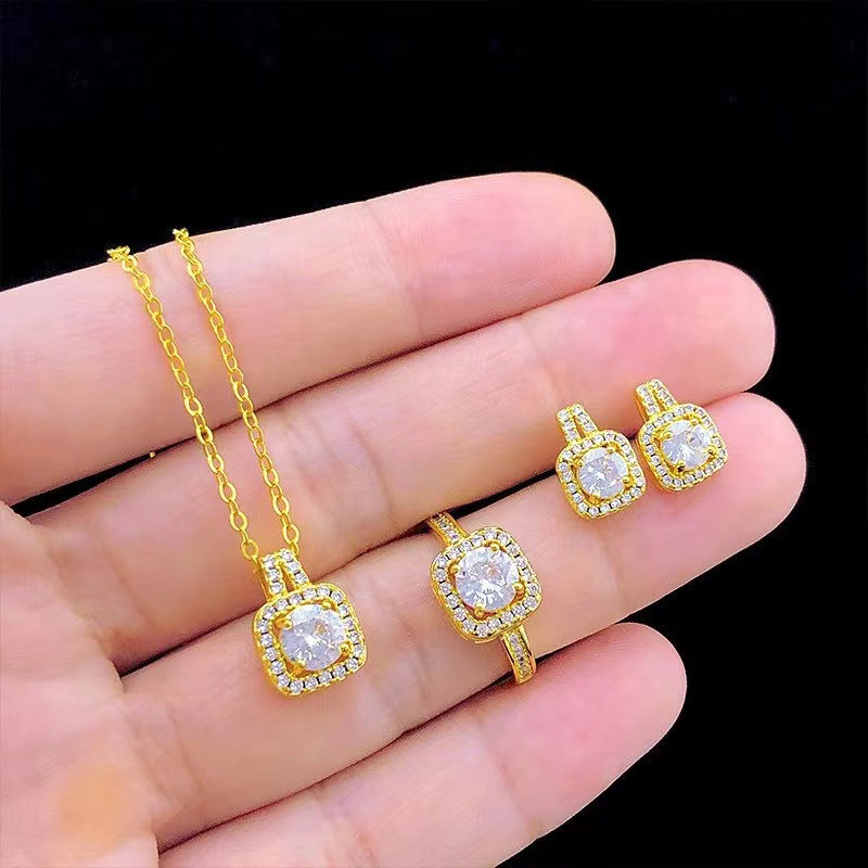 Luxurious Zirconia Jewelry Set in Gold – Choker Necklace, Earrings & Statement Ring