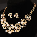 Elegant Pearl Jewelry Set with Clover - Necklace & Earrings for Luck & Style