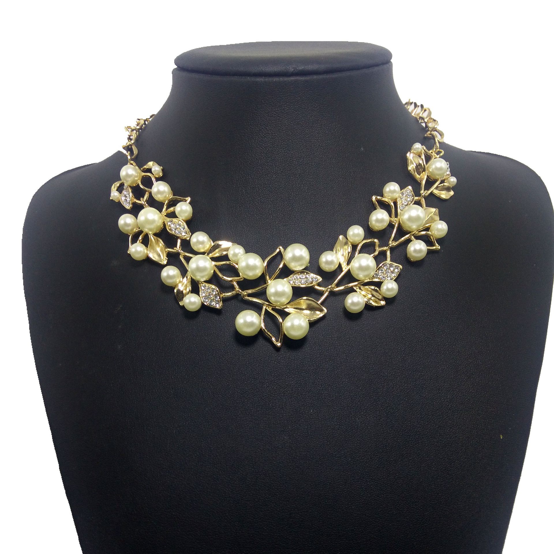 Elegant Pearl Jewelry Set with Clover - Necklace & Earrings for Luck & Style
