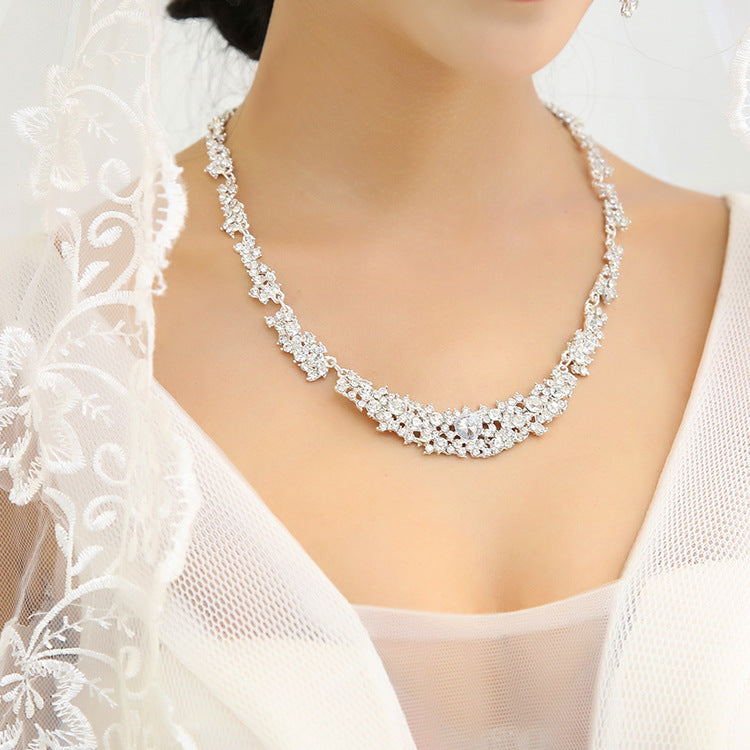 Luxuriöses Brautschmuck Set mit Kristallanhänger – Halskette & Ohrringe für Hochzeit
