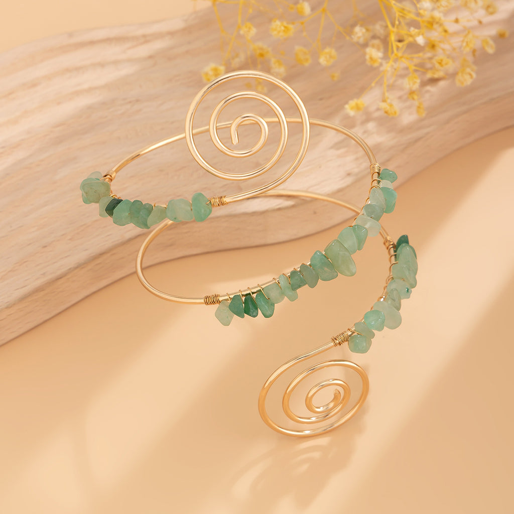 Beaded bracelet with pebble ring opening