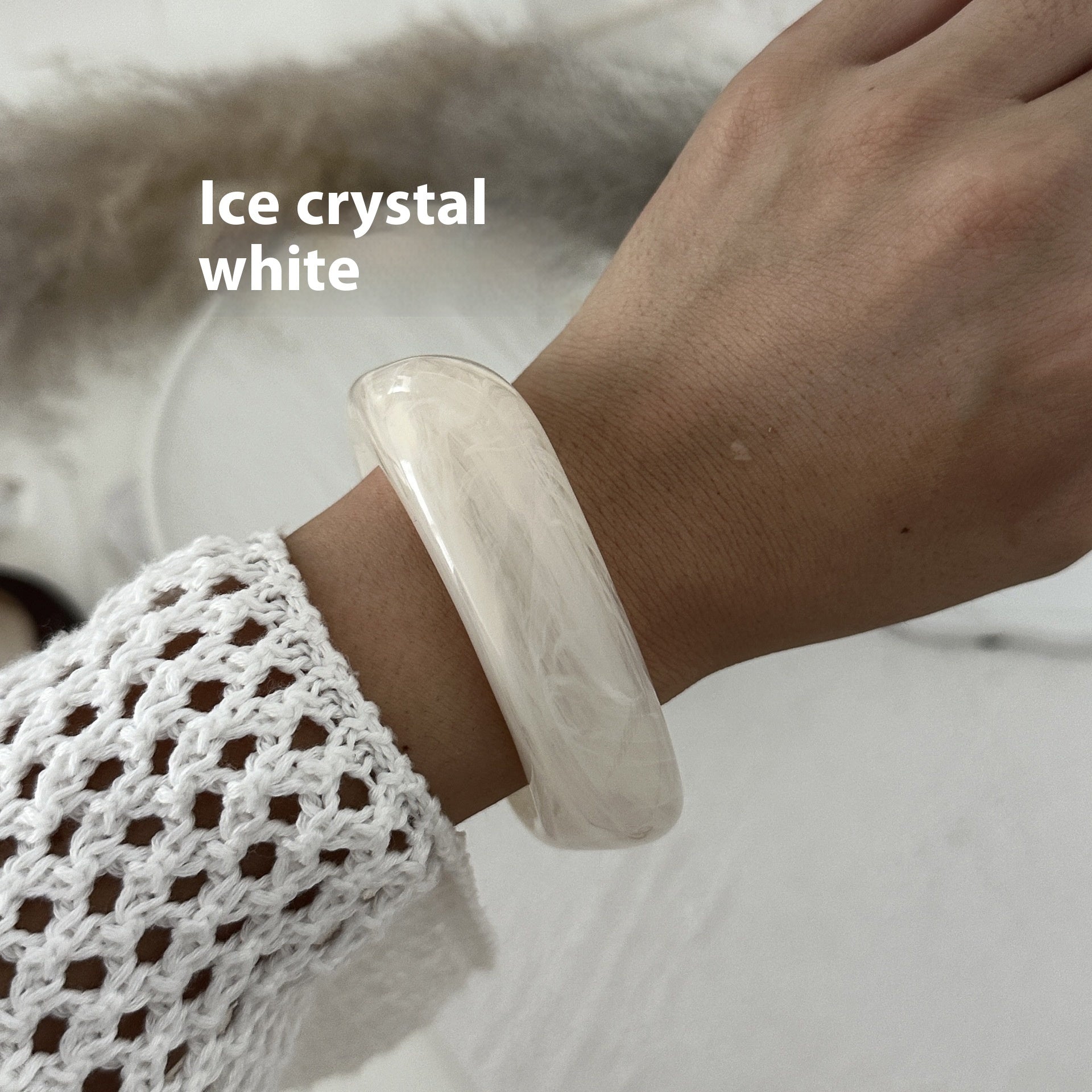 Europäisches und amerikanisches, extravagantes Acryl-Armband im angesagten Stil mit unregelmäßigem, durchscheinendem Design