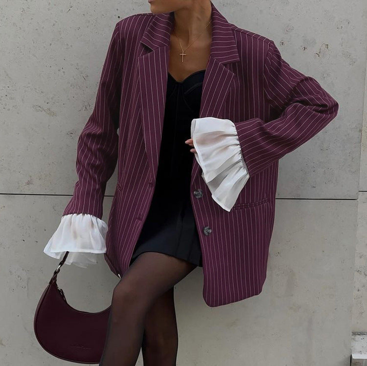 Damen Blazer mit Spitze & Glockenärmeln – Locker, Gestreift & Elegant
