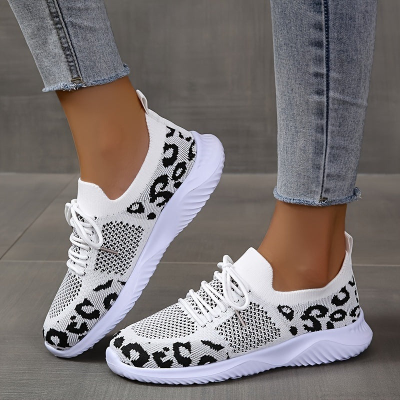 Damen Sneaker Weiß mit Leo-Print – Modische Lace-Up Sportschuhe