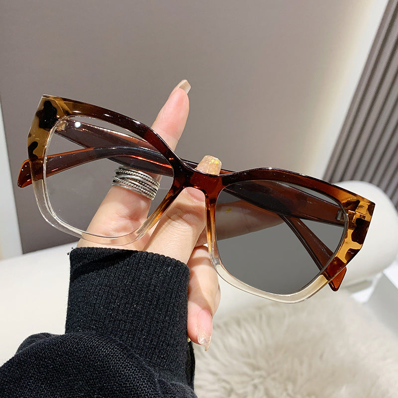 Cat-Eye Damenbrille Trend | Kontrastfarben Fashion Rahmen