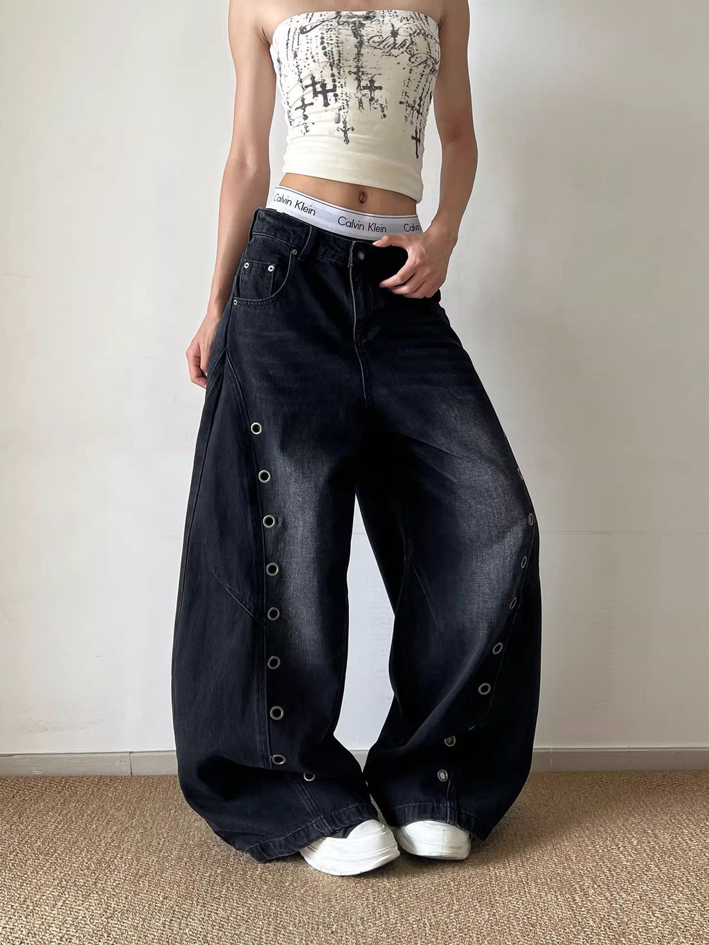 Damen Designer Jeans mit Eyelet-Details – Trendige Washed Denim Hose
