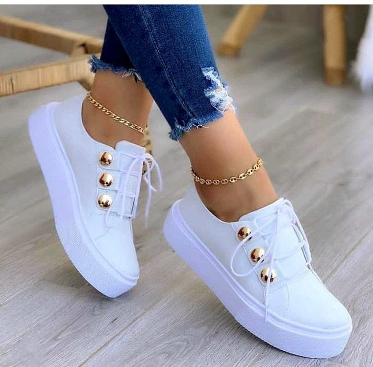 Damen Sneaker mit Nieten – Stilvolle Lace-Up Freizeitschuhe