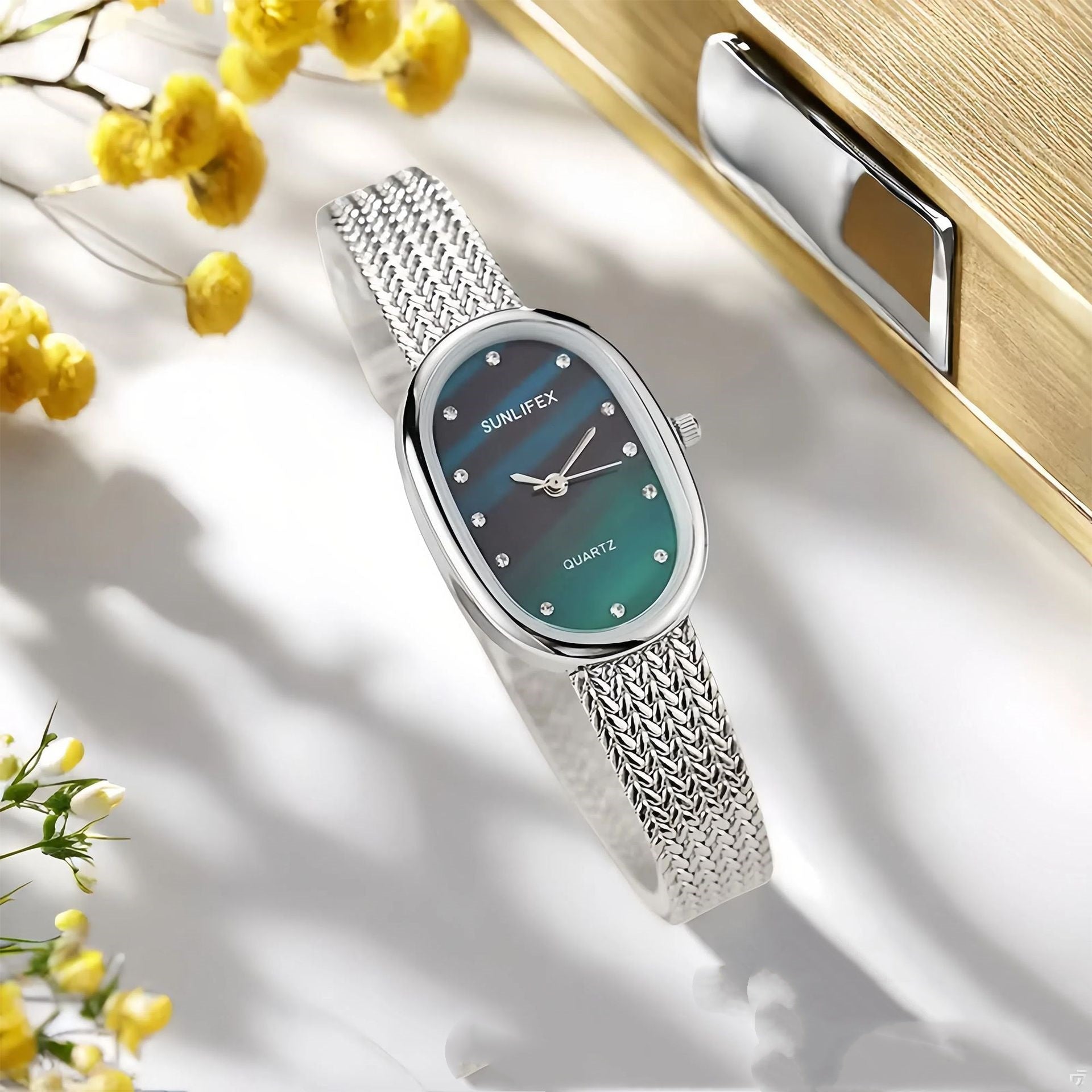 Ladies' Oval Gold Quartz Watch with Small Dial - Elegant Watch