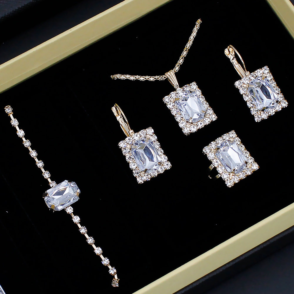 Luxury Women's Watch & Jewelry Set with Roman Design – Rhinestone Watch & Bracelet
