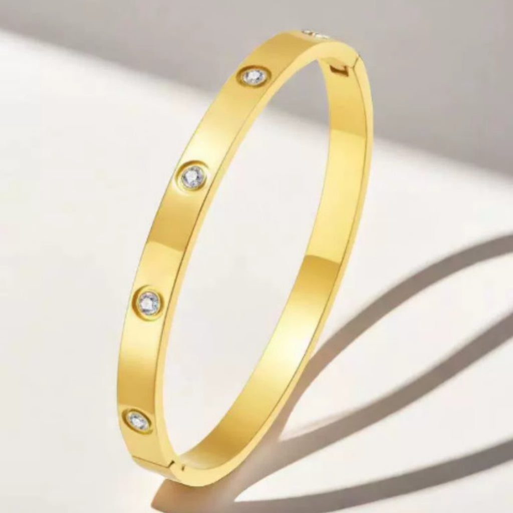Zircon bracelet with traditional Chinese aesthetic and elegant flair