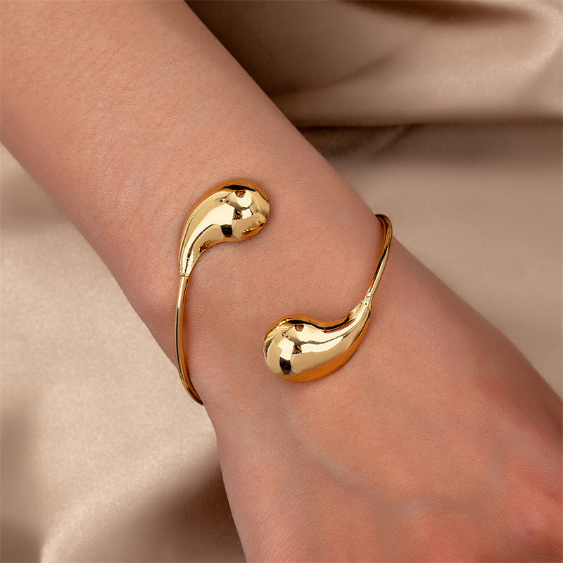 Creative, versatile water-drop bracelet for women