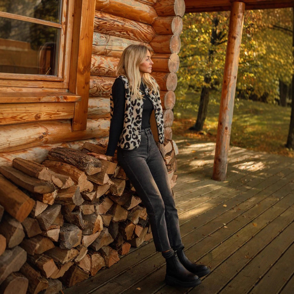 Women's Faux Fur Vest Leopard - Elegant, Warm & Stylish