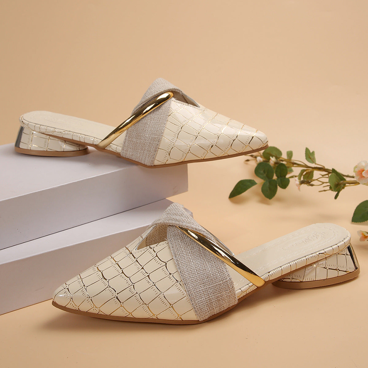 Women's Pointed Toe Mules – Elegant Low Heel Outdoor Slippers