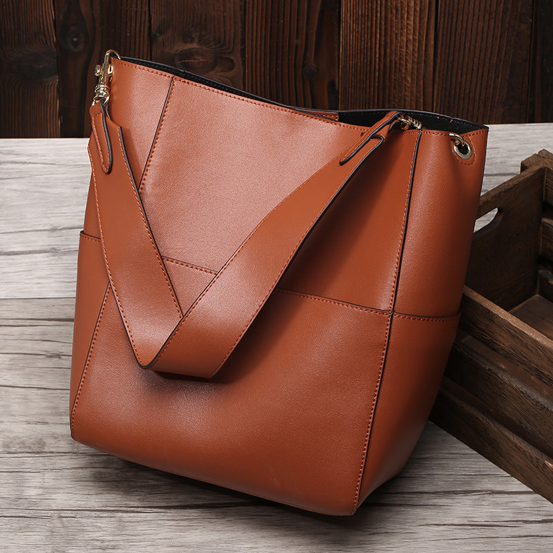 Large Women's Bucket Bag Shoulder Bag – Elegant Hobo Bag as Crossbody Bag