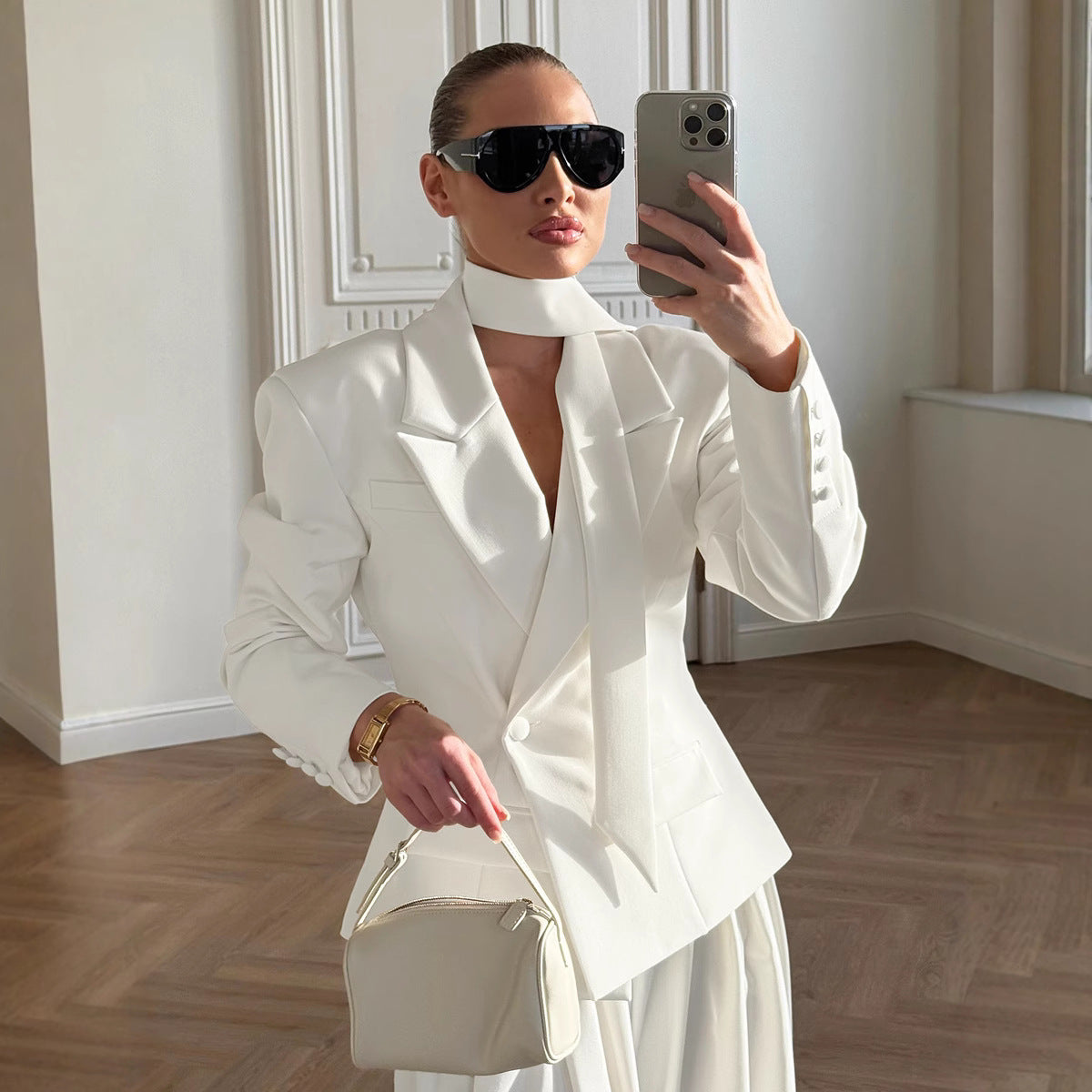 Eleganter Damen-Blazer mit Taillengürtel – Figurbetont & Wintertauglich