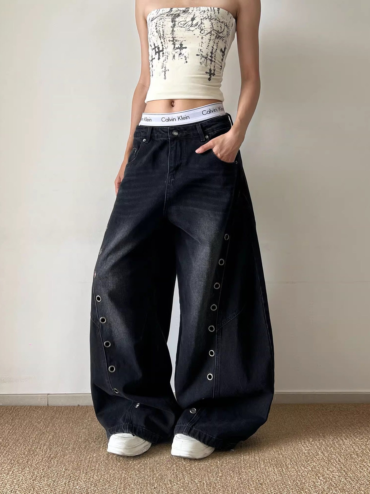 Damen Designer Jeans mit Eyelet-Details – Trendige Washed Denim Hose