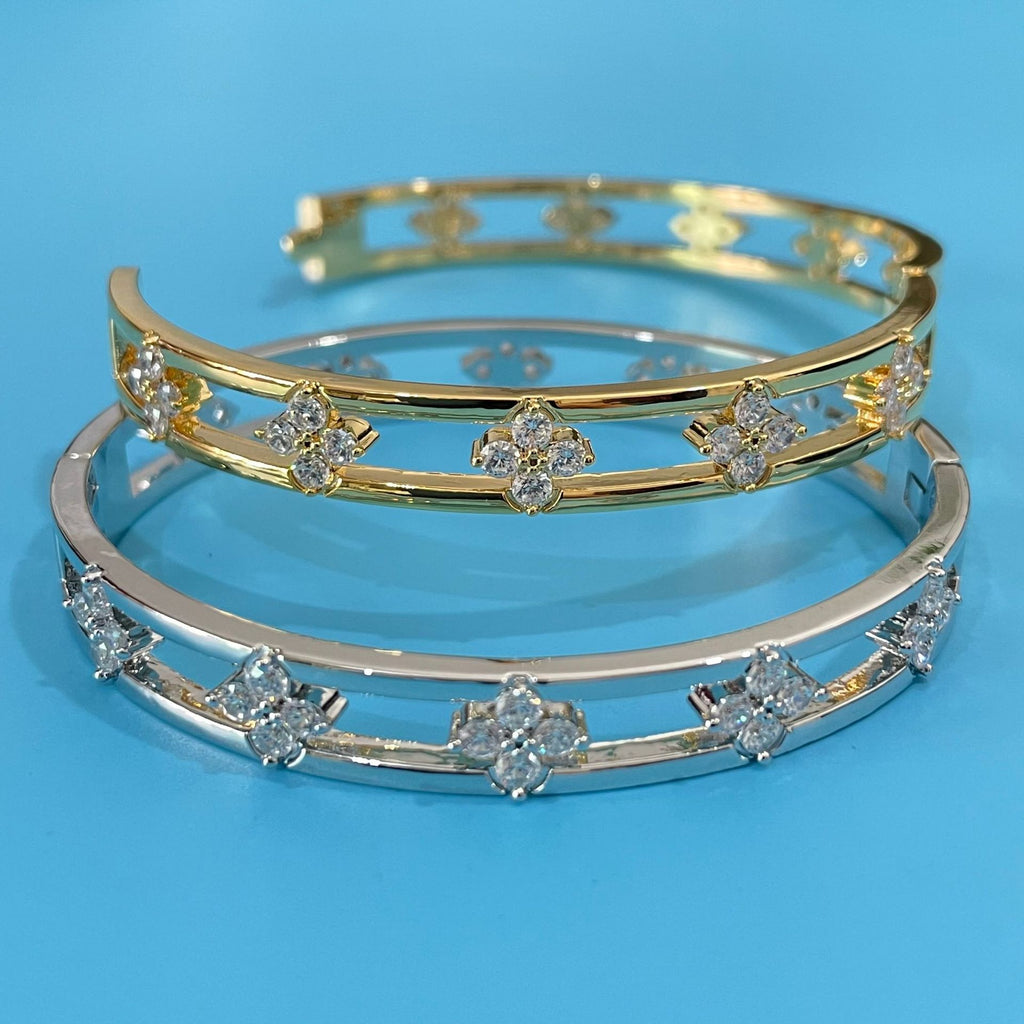 Simple, hollow European and American style women's bracelet