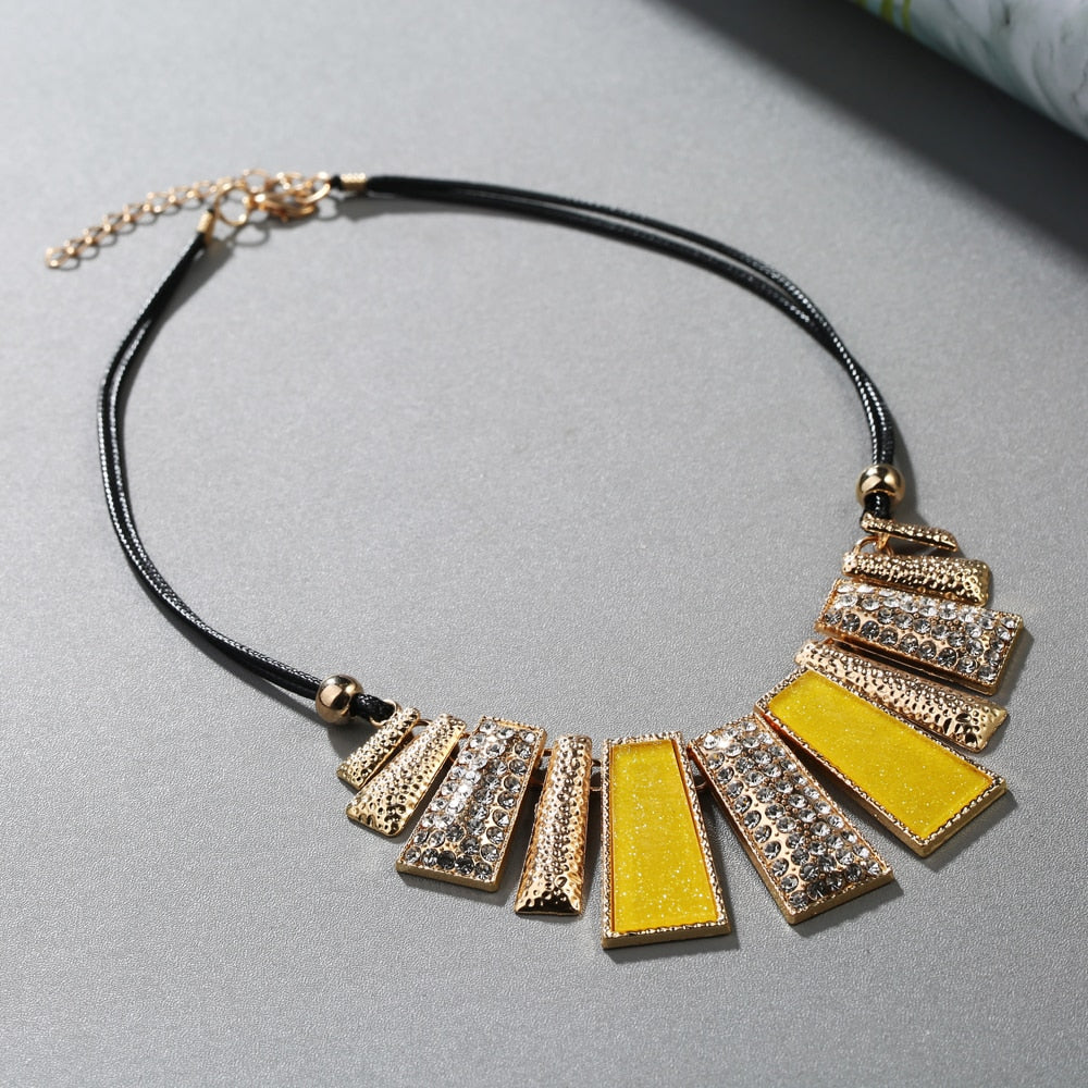 Extravagant Geometric Necklace – Matte Design with Leather Cord in Statement Style