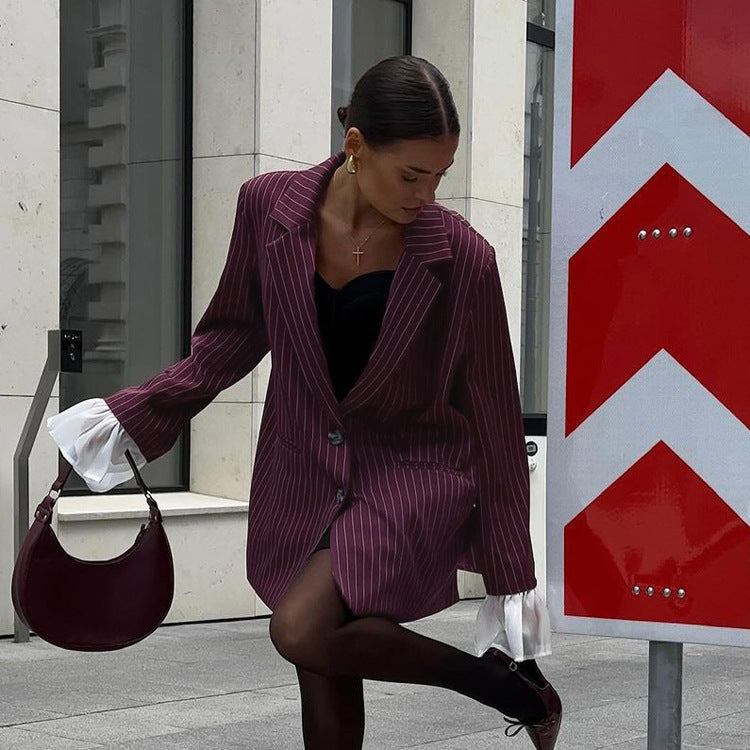 Damen Blazer mit Spitze & Glockenärmeln – Locker, Gestreift & Elegant