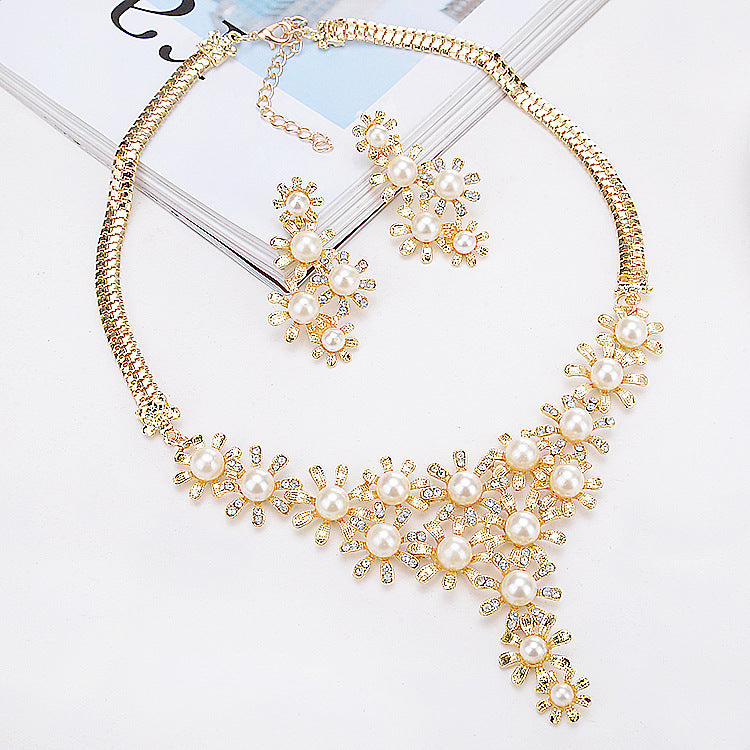 Luxurious Pearl Jewelry Set for Bride - Elegant Necklace & Earrings in Timeless Design