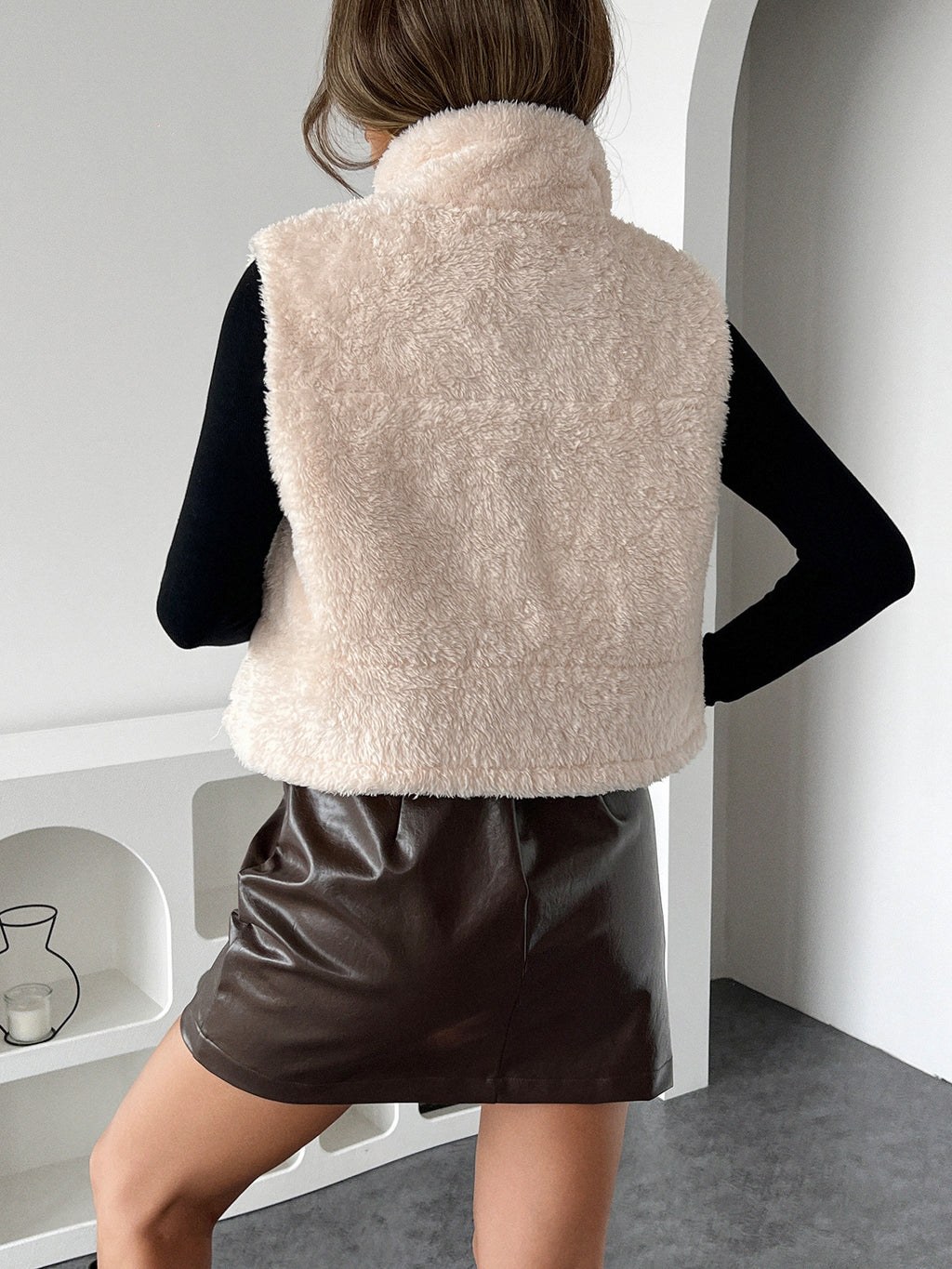 Damen Lammwoll-Weste Colorblock – Leder-Details & Warm Gefüttert