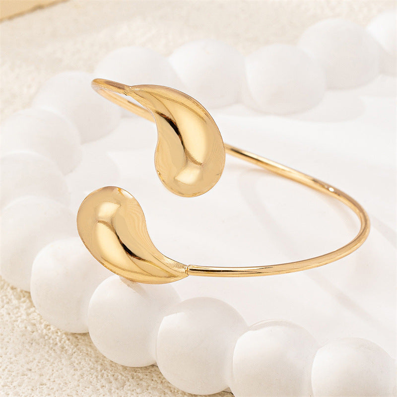 Creative, versatile water-drop bracelet for women