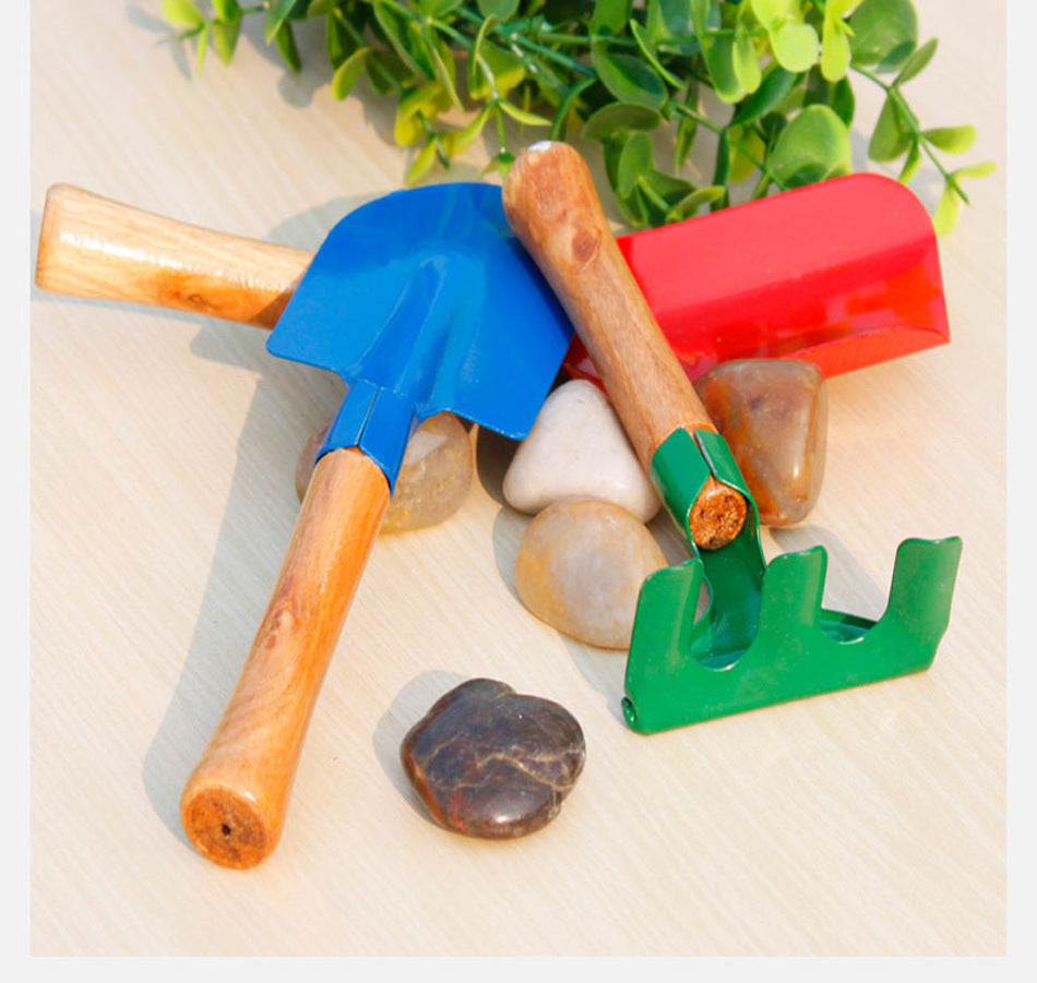 Robust Iron Garden Tools – Practical Planting Tool Set