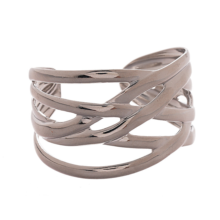 Fashionable multi-layered shiny bracelet with geometric pattern for women