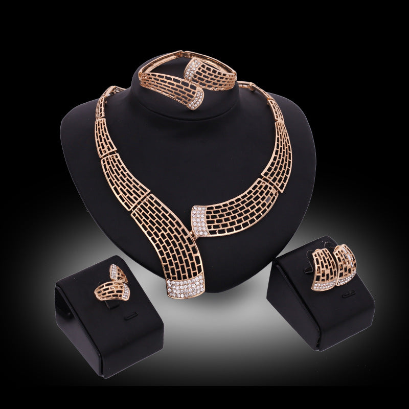 Exklusives Schmuckset mit Zirkonia – Halskette, Ohrringe, Armband & Ring im eleganten Design