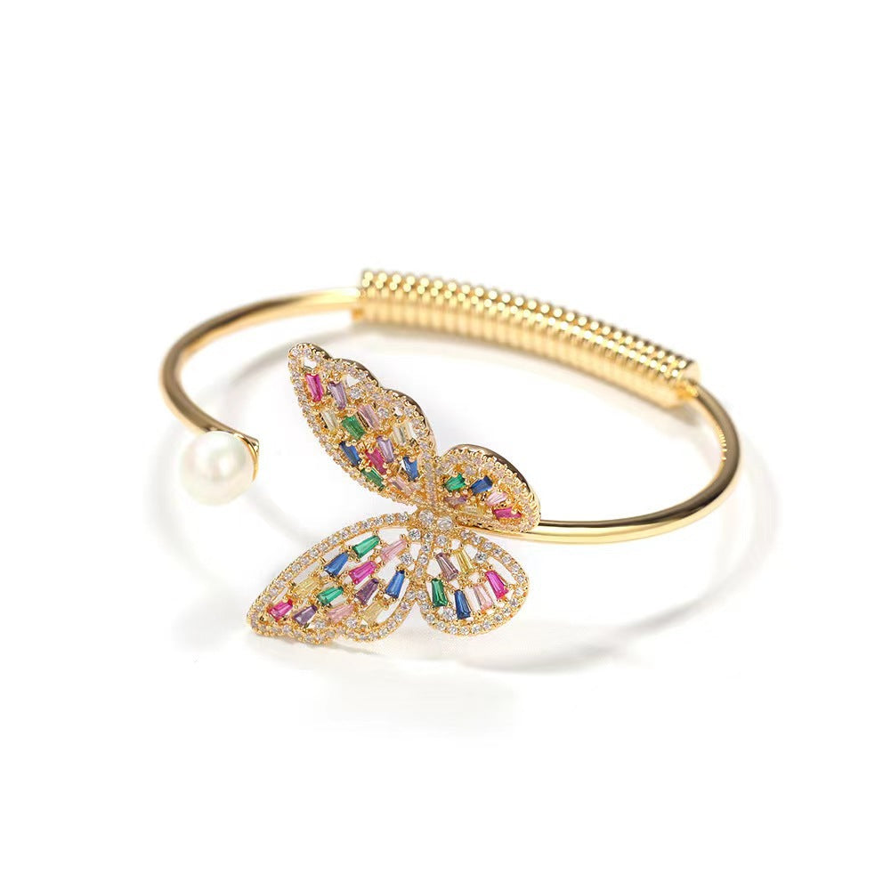 Women's fashion, openwork vintage bracelet