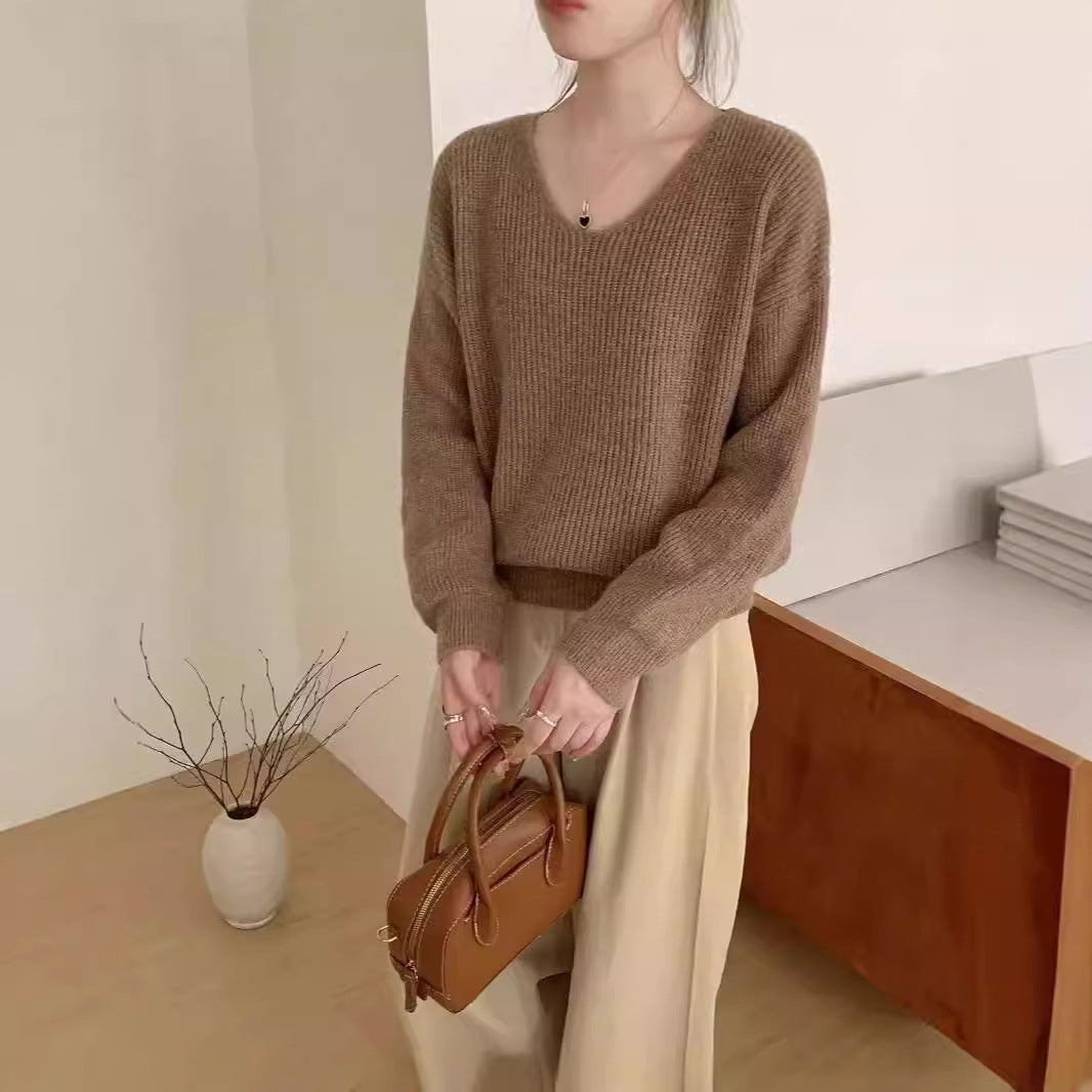 Women's V-Neck Sweater – Long-Sleeve, Elegant & Timeless Basic