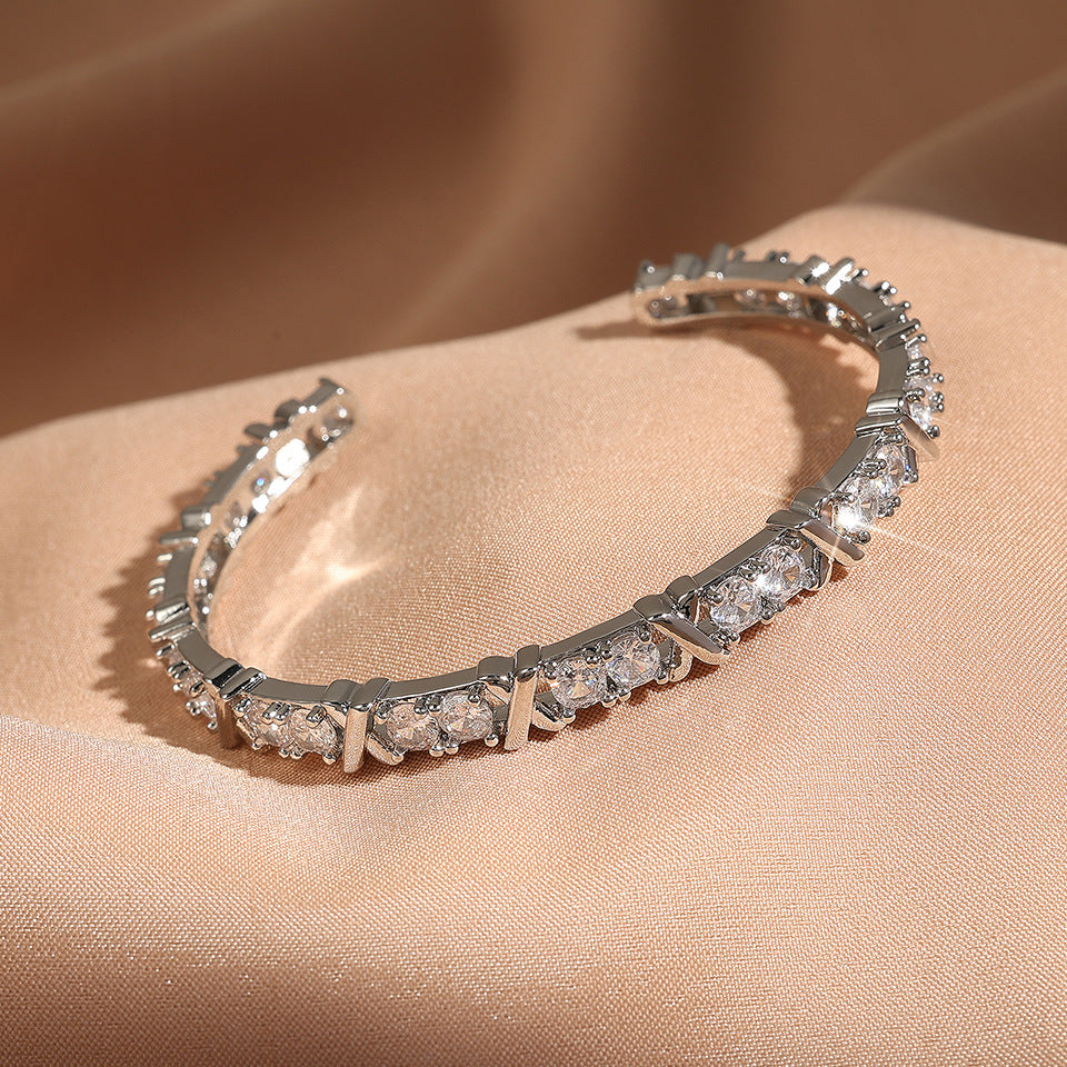 Fashionable Zircon Bracelet for Women and Men