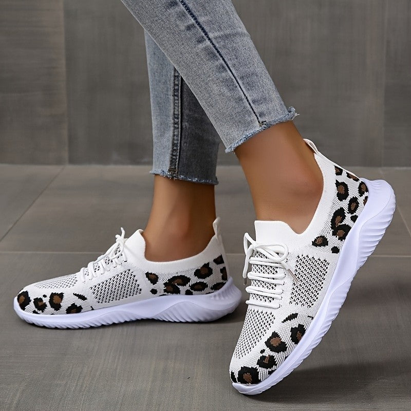 Damen Sneaker Weiß mit Leo-Print – Modische Lace-Up Sportschuhe