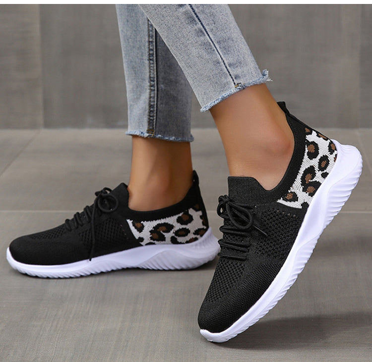 Damen Sneaker Weiß mit Leo-Print – Modische Lace-Up Sportschuhe