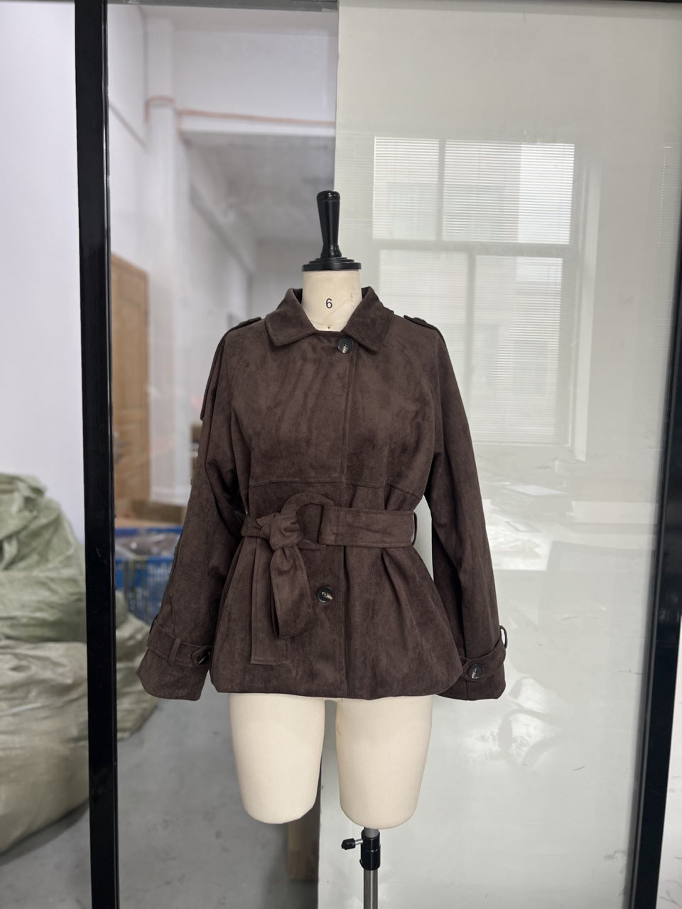 Retro Wildlederjacke Damen Braun – Schnürung & Vintage Style