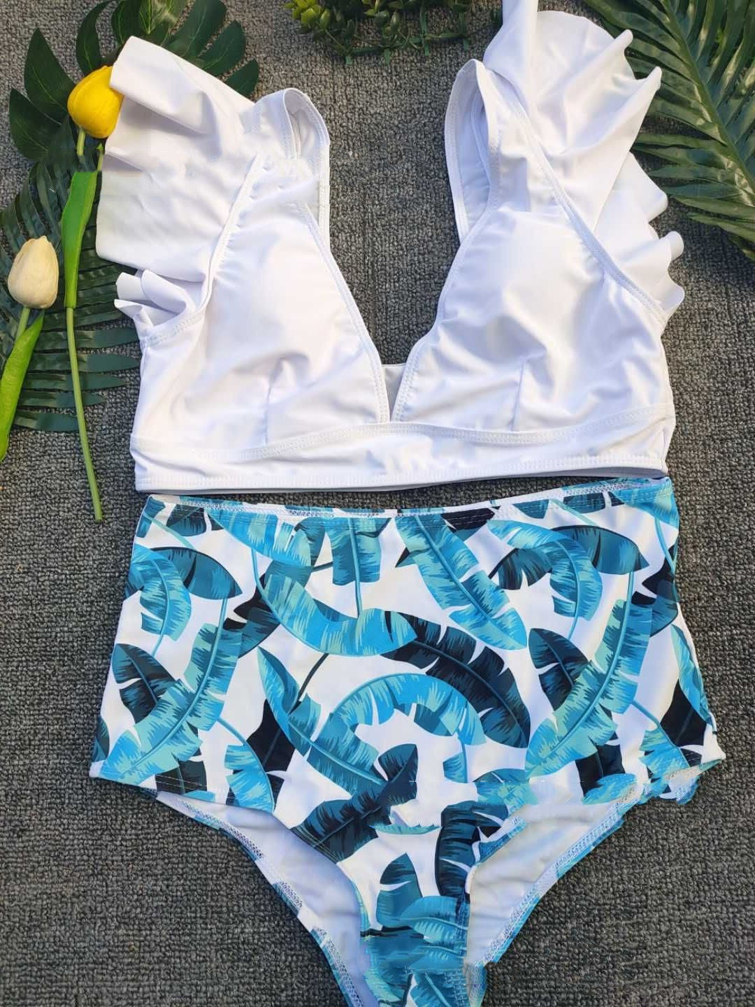 Women's Printed Bikini Set – Elegant Two-Piece with a Figure-Hugging Fit