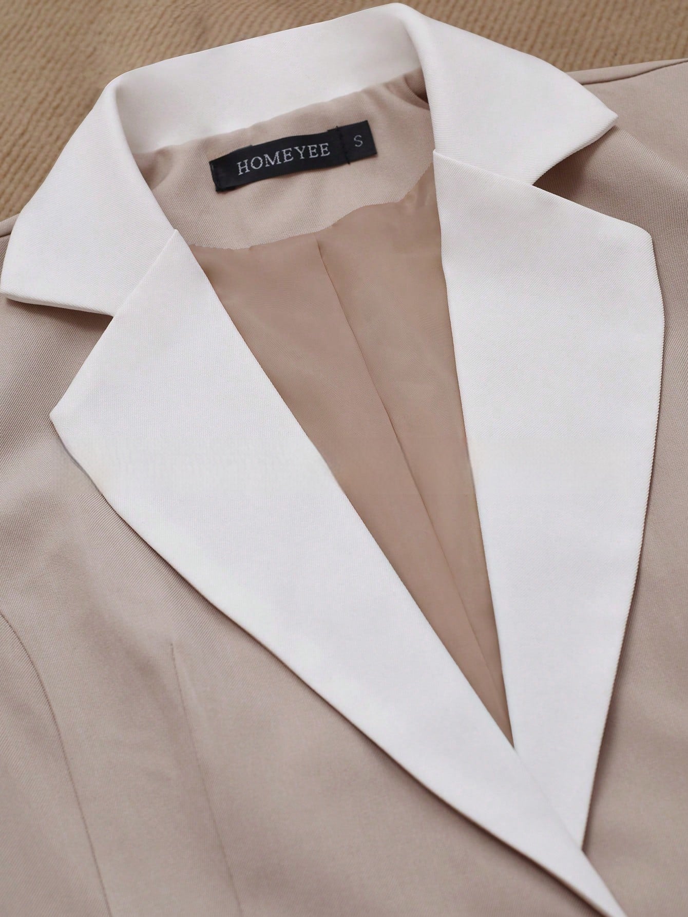 Eleganter Damen Business-Blazer mit Kontrastknöpfen – Formal & Stilvoll