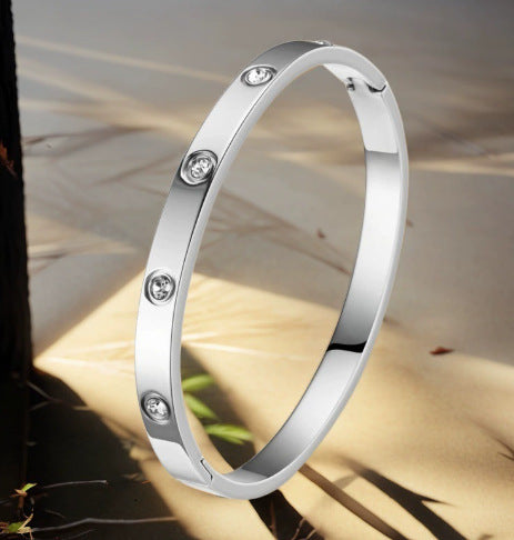 Zirkonarmband mit traditionell chinesischer Ästhetik und elegantem Flair