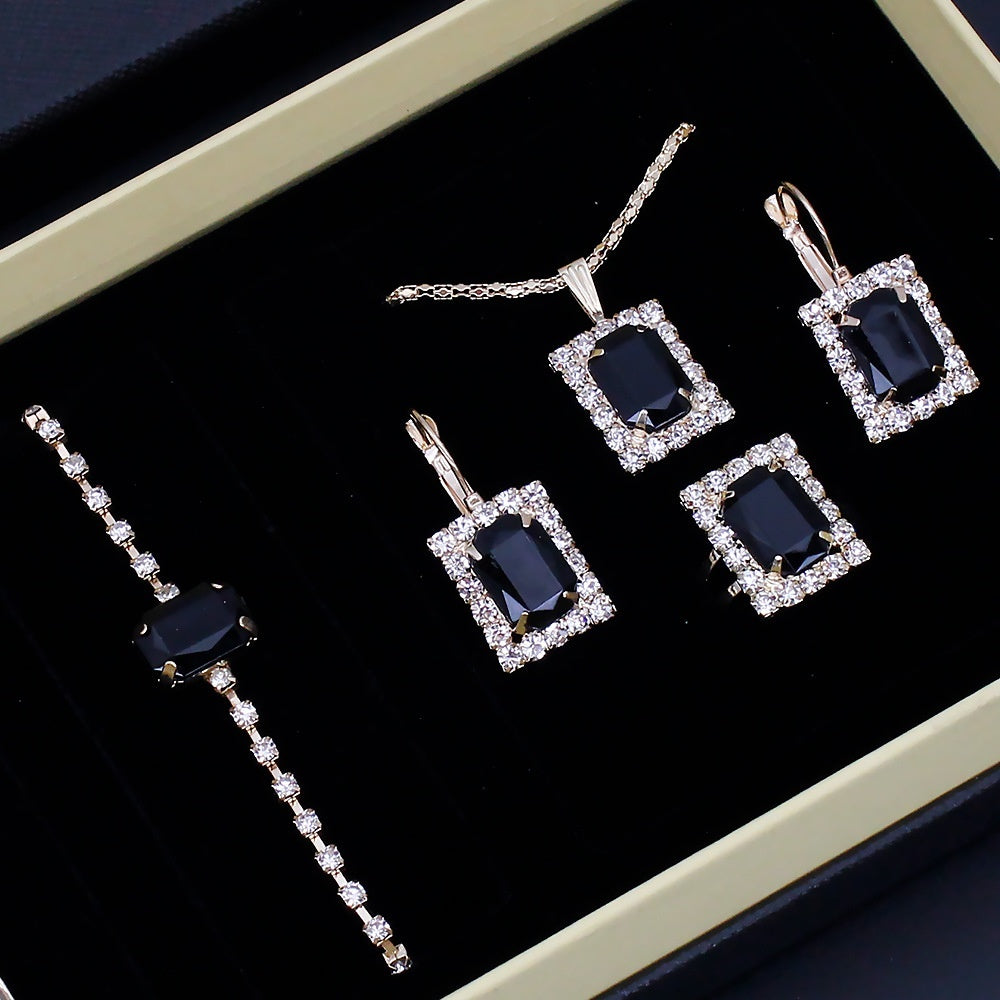 Luxury Women's Watch & Jewelry Set with Roman Design – Rhinestone Watch & Bracelet
