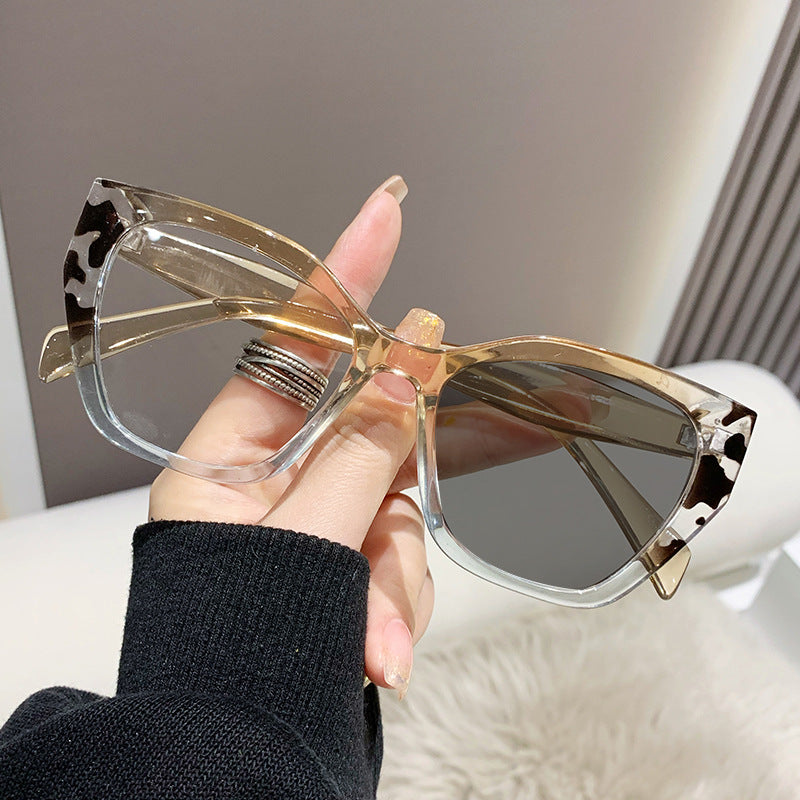 Cat-Eye Damenbrille Trend | Kontrastfarben Fashion Rahmen