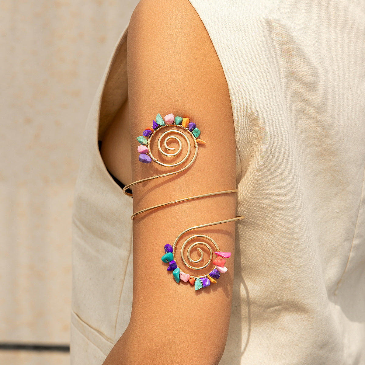 Beaded bracelet with pebble ring opening