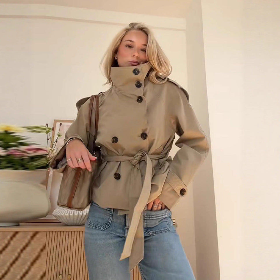Eleganter Damen Trenchcoat – Tailliert, Schnürung & Knopfleiste