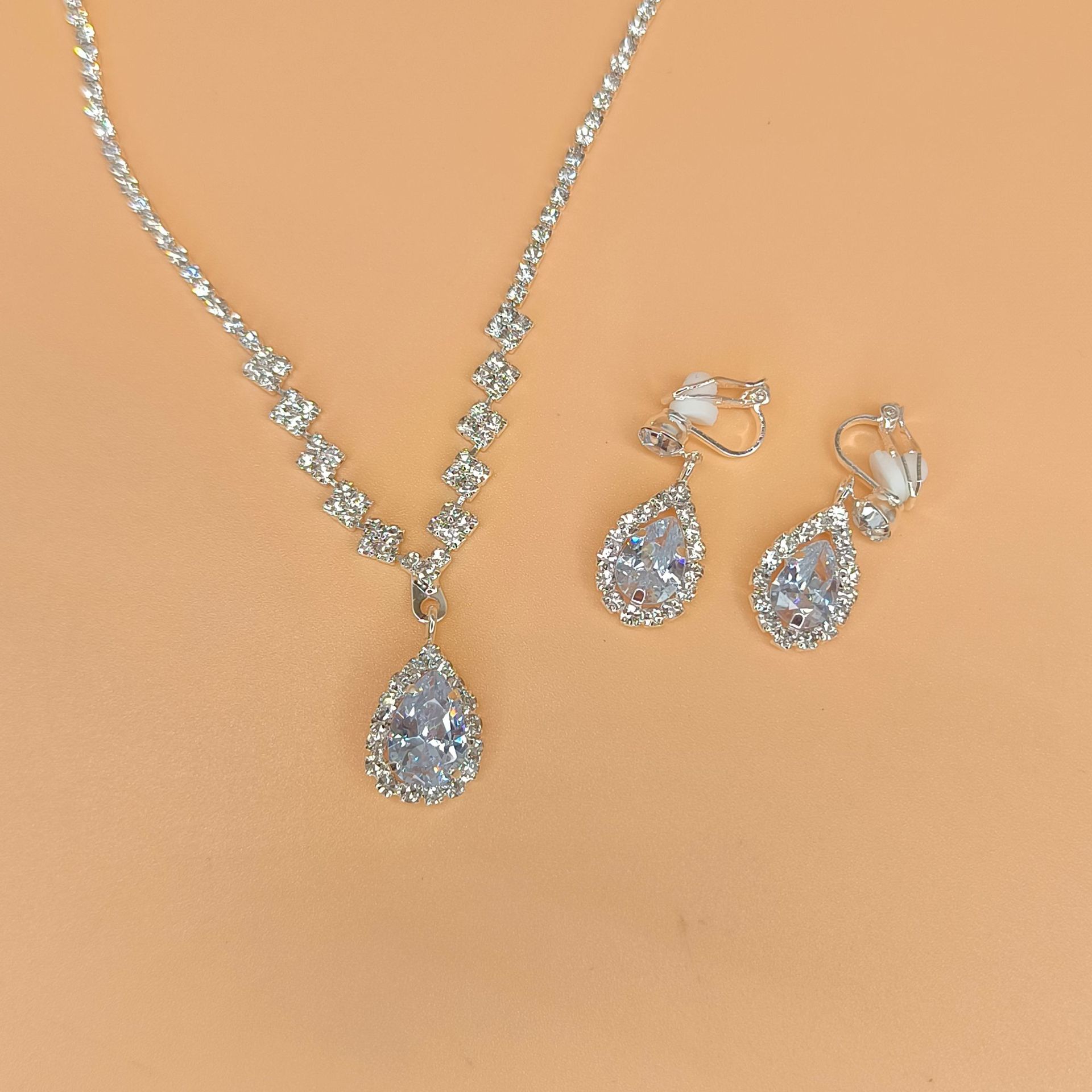 Luxury Teardrop Zircon Jewelry Set - Necklace & Earrings with Diamond Look