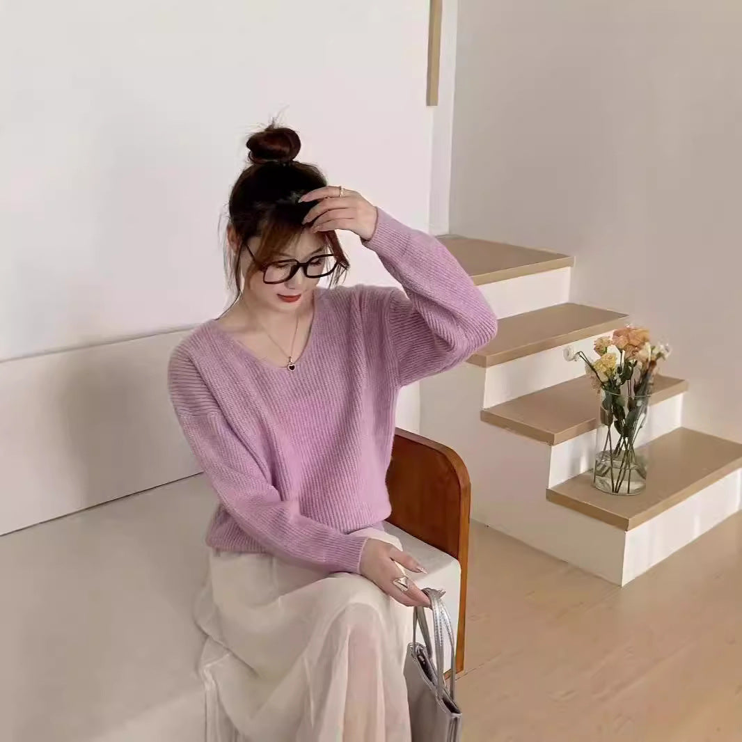 Women's V-Neck Sweater – Long-Sleeve, Elegant & Timeless Basic