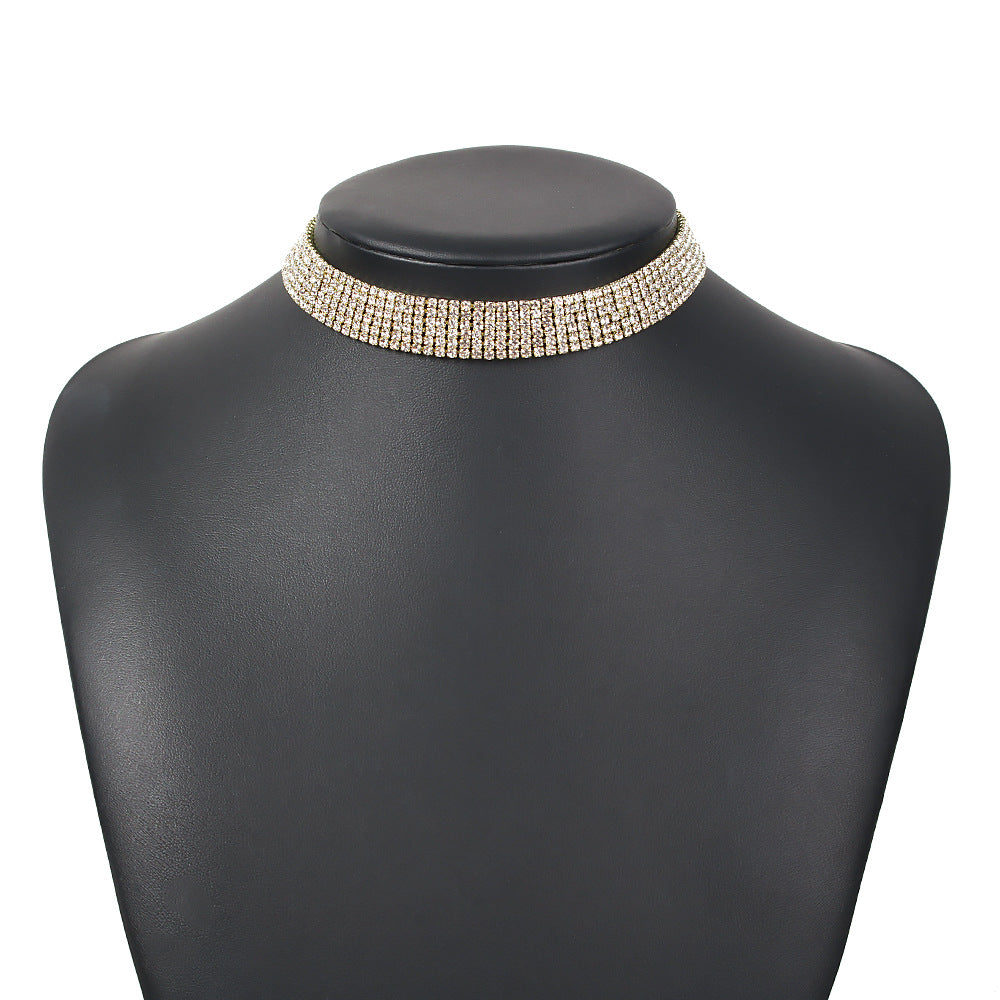 Funkelnde Strass Halskette kurz – Glamour Damen Schmuck im Trend Design