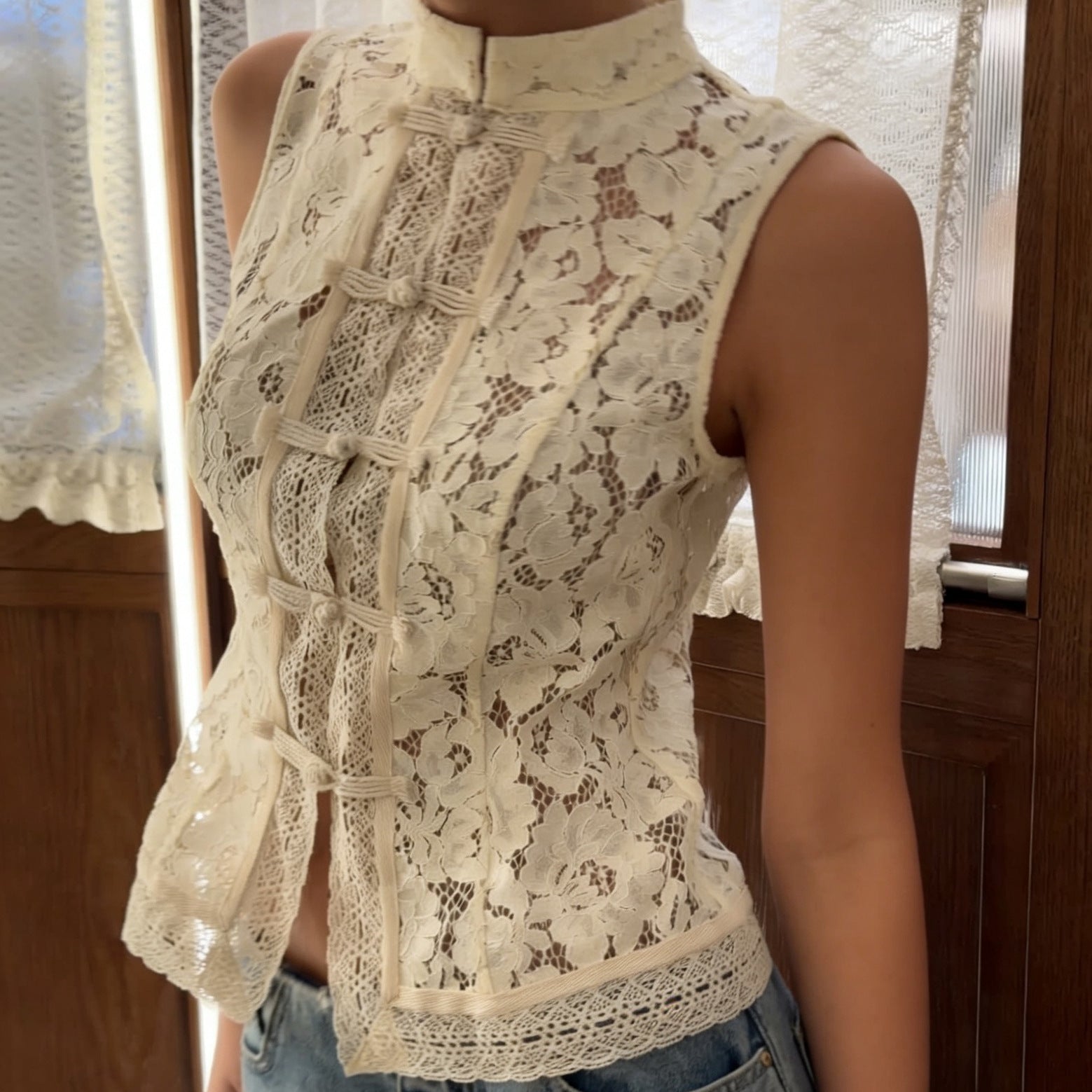 Elegant Women's Lace Top - Stand-Up Collar, Sleeveless & Figure-Hugging