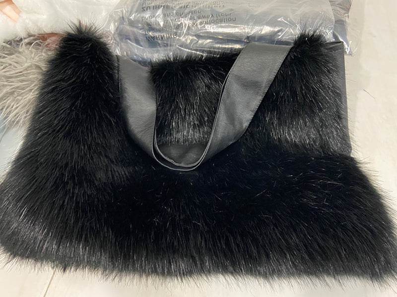 Women's Plush Handbag - Soft & Stylish Shoulder Bag
