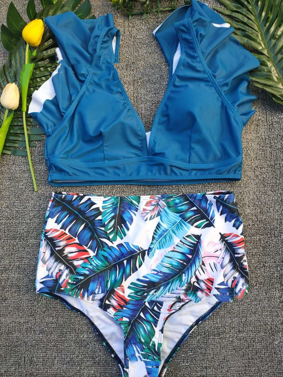 Women's Printed Bikini Set – Elegant Two-Piece with a Figure-Hugging Fit